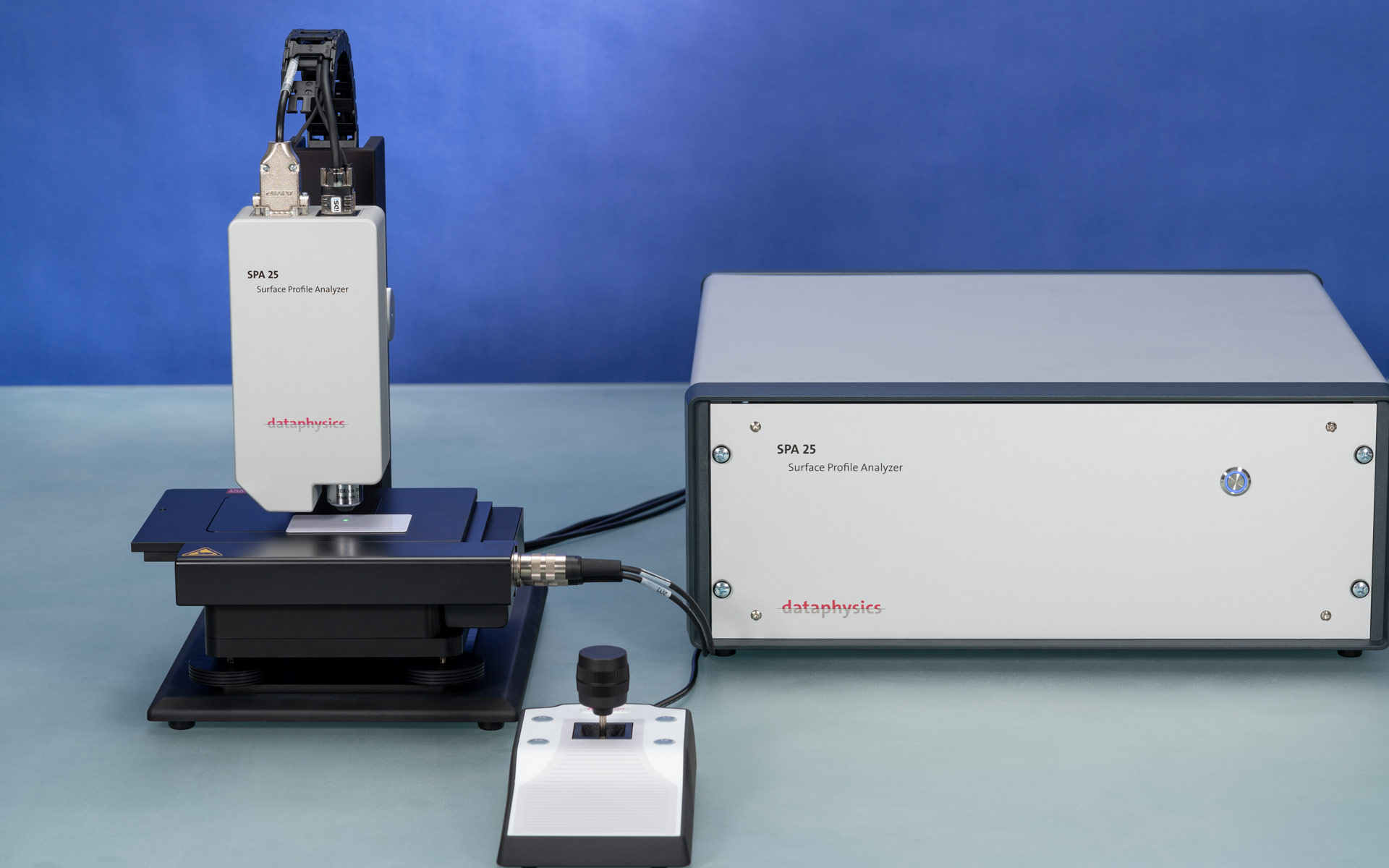 Measuring head with motorised sample table